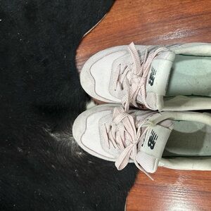 New Balance Women's Light Pink Sneakers